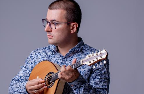 Elias Barboza &eacute; compositor, arranjador, instrumentista e educador musical
