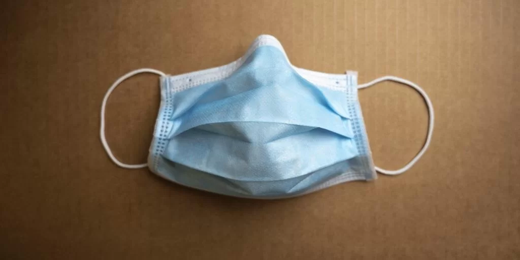M&aacute;scaras seguem obrigat&oacute;rias nos ambientes hospitalares