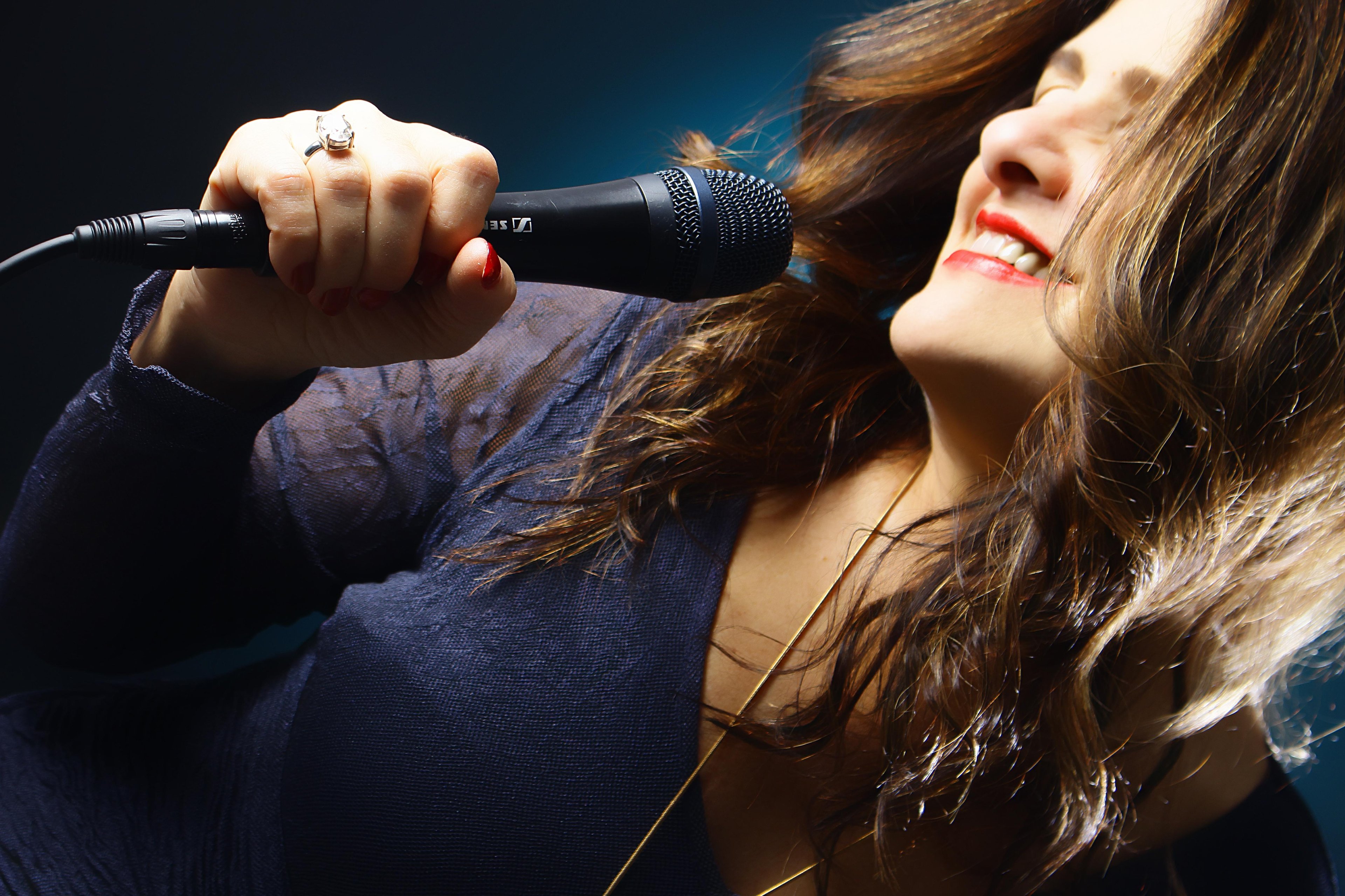Rosana Marques interpretar&aacute; o  poema "Agora eu sou uma estrela", de Fernando Faro, no ponto alto da apresenta&ccedil;&atilde;o.