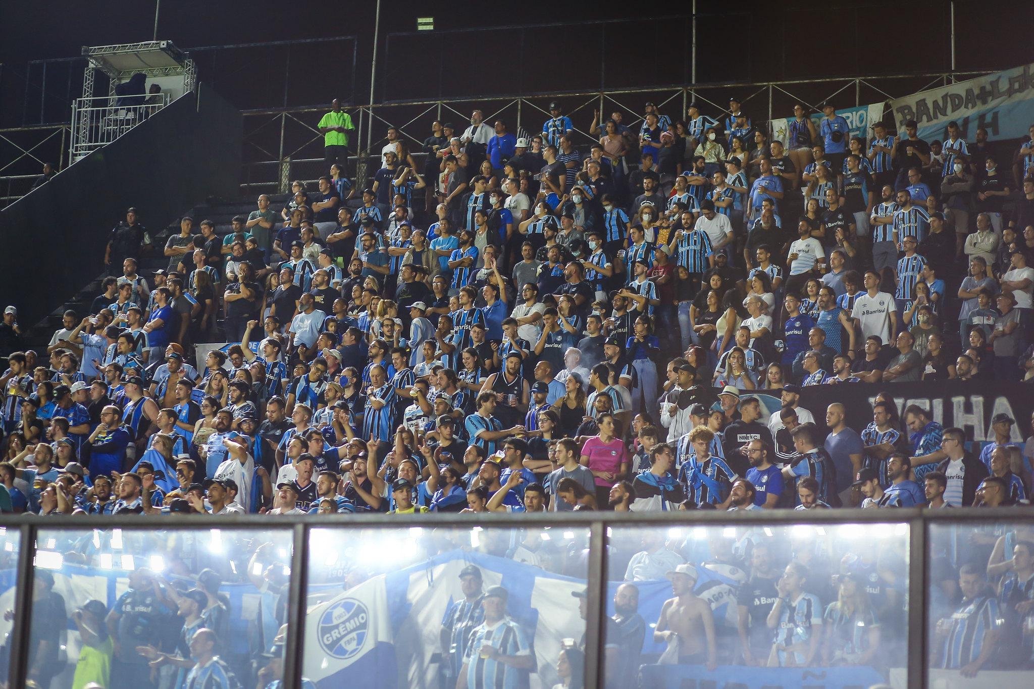 Torcida gremista esteve presente em S&atilde;o Janu&aacute;rio