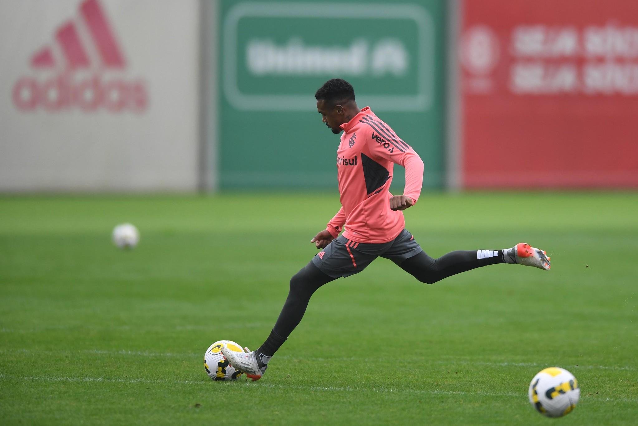 Jogadores realizaram greve no come&ccedil;o da semana por atraso em pagamentos