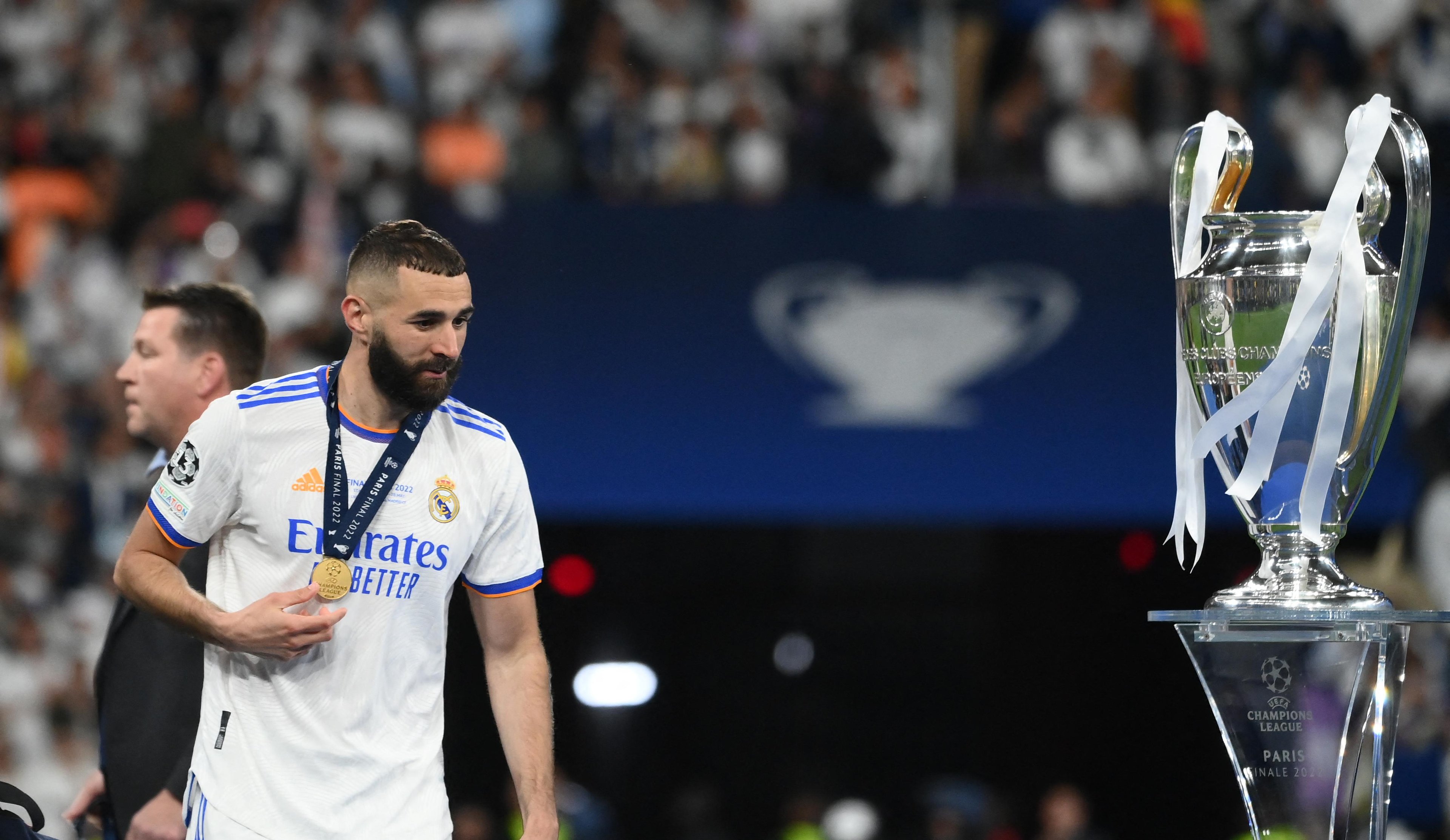 As premia&ccedil;&otilde;es podem ir para o centroavante franc&ecirc;s Karim Benzema, que fechou a temporada levando o time Merengue a ganhar a Champions e o Campeonato Espanhol