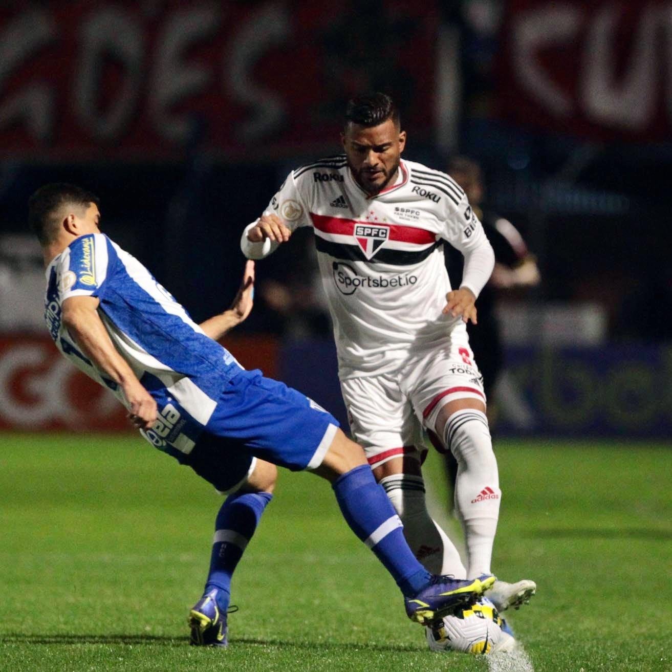 S&atilde;o Paulo cedeu empate ao Ava&iacute;