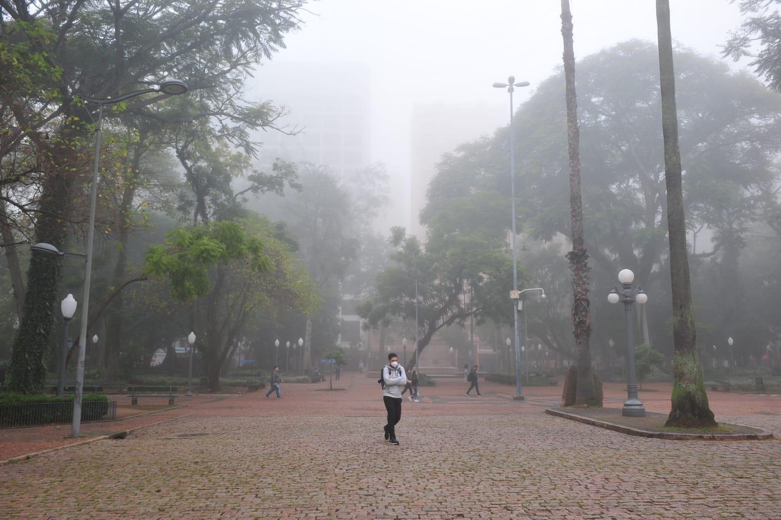 Baixa visibilidade foi percept&iacute;vel nas ruas do Centro Hist&oacute;rico