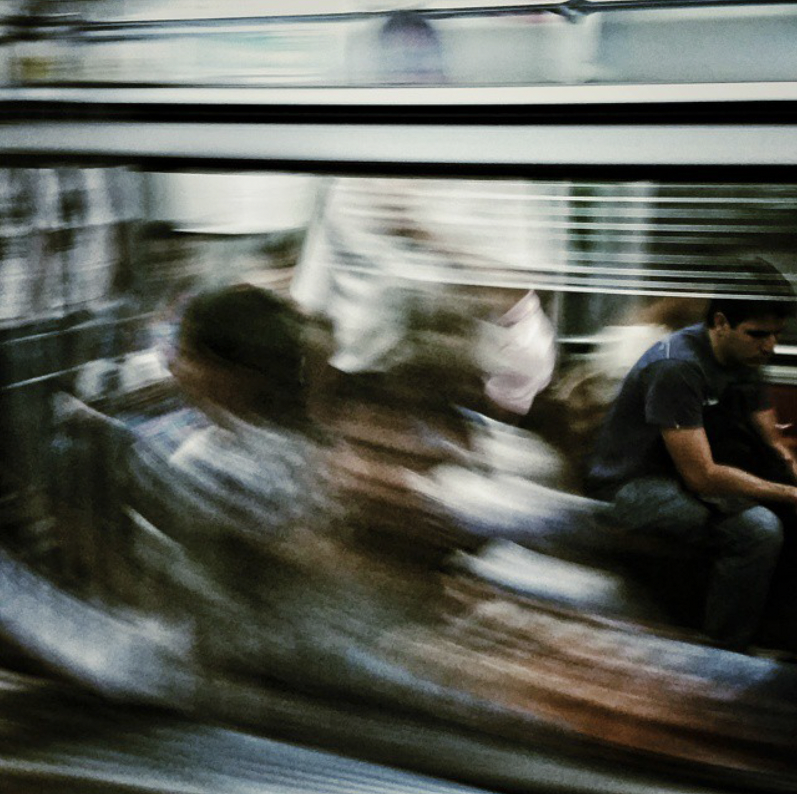Imagem de Ricardo Rojas feita no metr&ocirc; de S&atilde;o Paulo.
