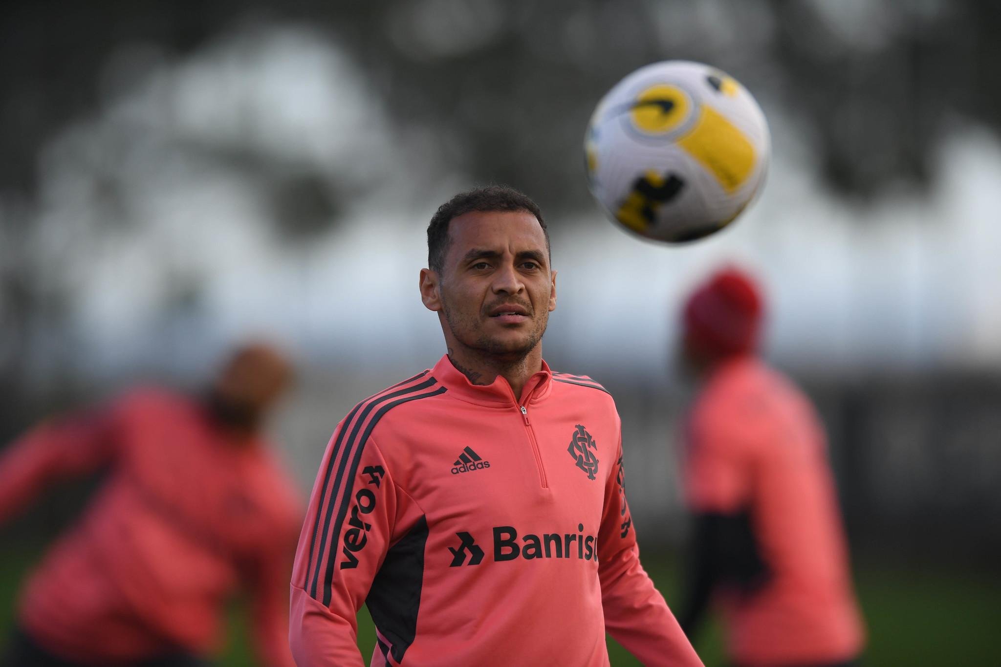 Alan Patrick ser&aacute; titular contra o Meng&atilde;o