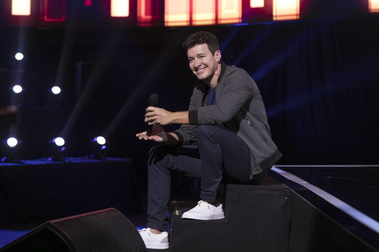 Rodrigo Faro comanda o "Canta Comigo"