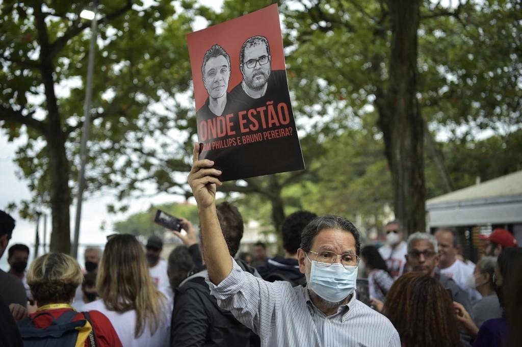 Protesto reuniu ao menos 50 pessoas na Zona Sul do Rio de Janeiro