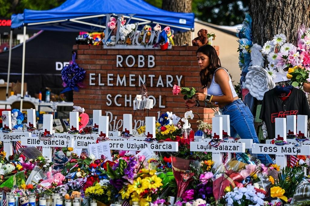 Recentemente, um atirador invadiu uma escola no Texas e deixou quase 20 crian&ccedil;as mortas
