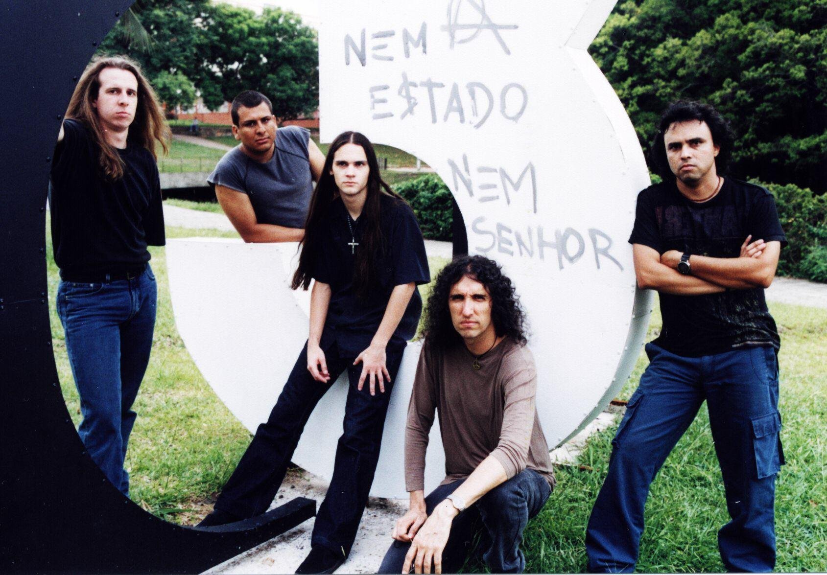 A Spartacus apresenta um som cantado em portugu&ecirc;s, com m&uacute;sicas baseadas no Heavy Metal Cl&aacute;ssico