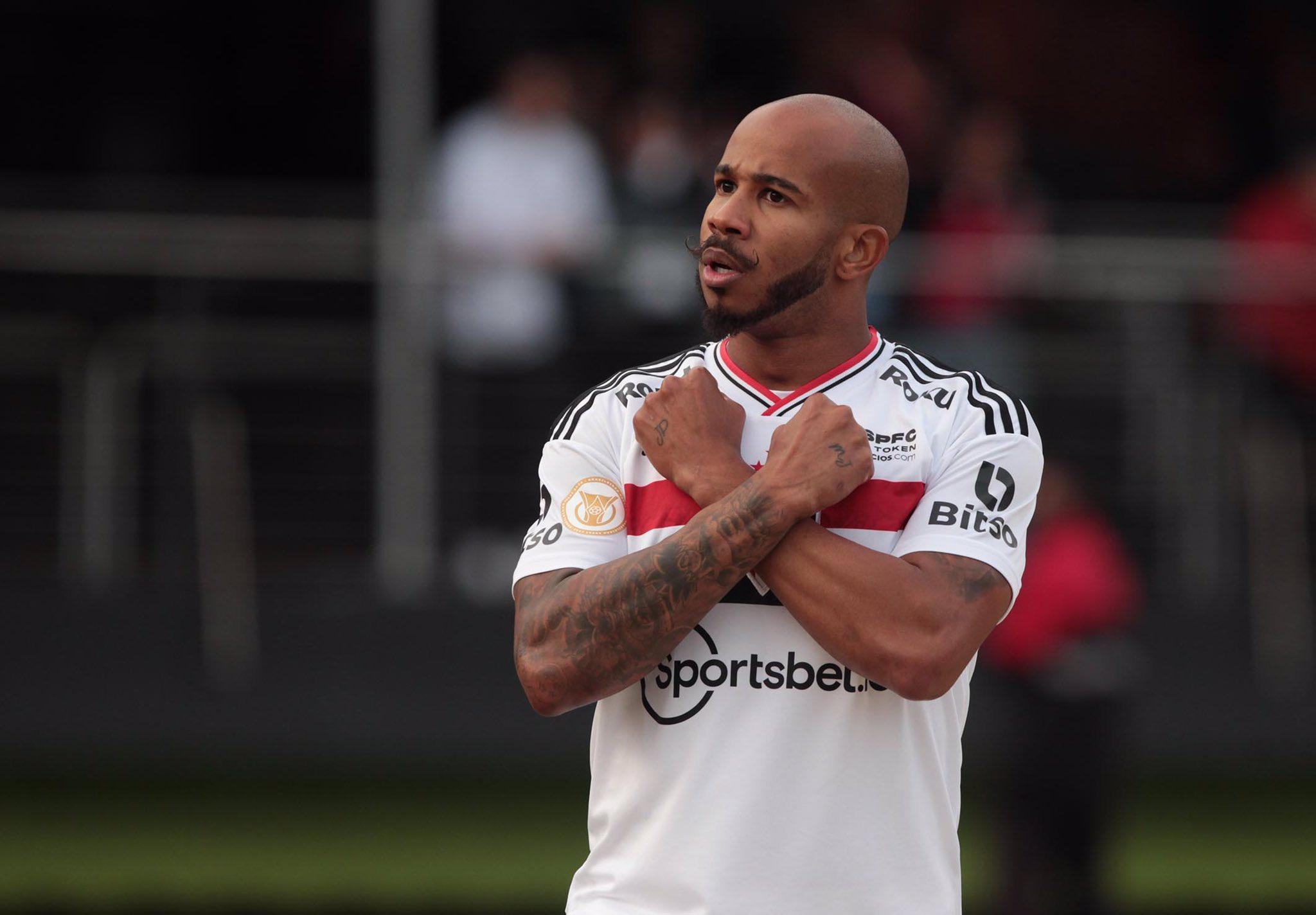 Patrick marca e S&atilde;o Paulo vence o Am&eacute;rica-MG no Morumbi