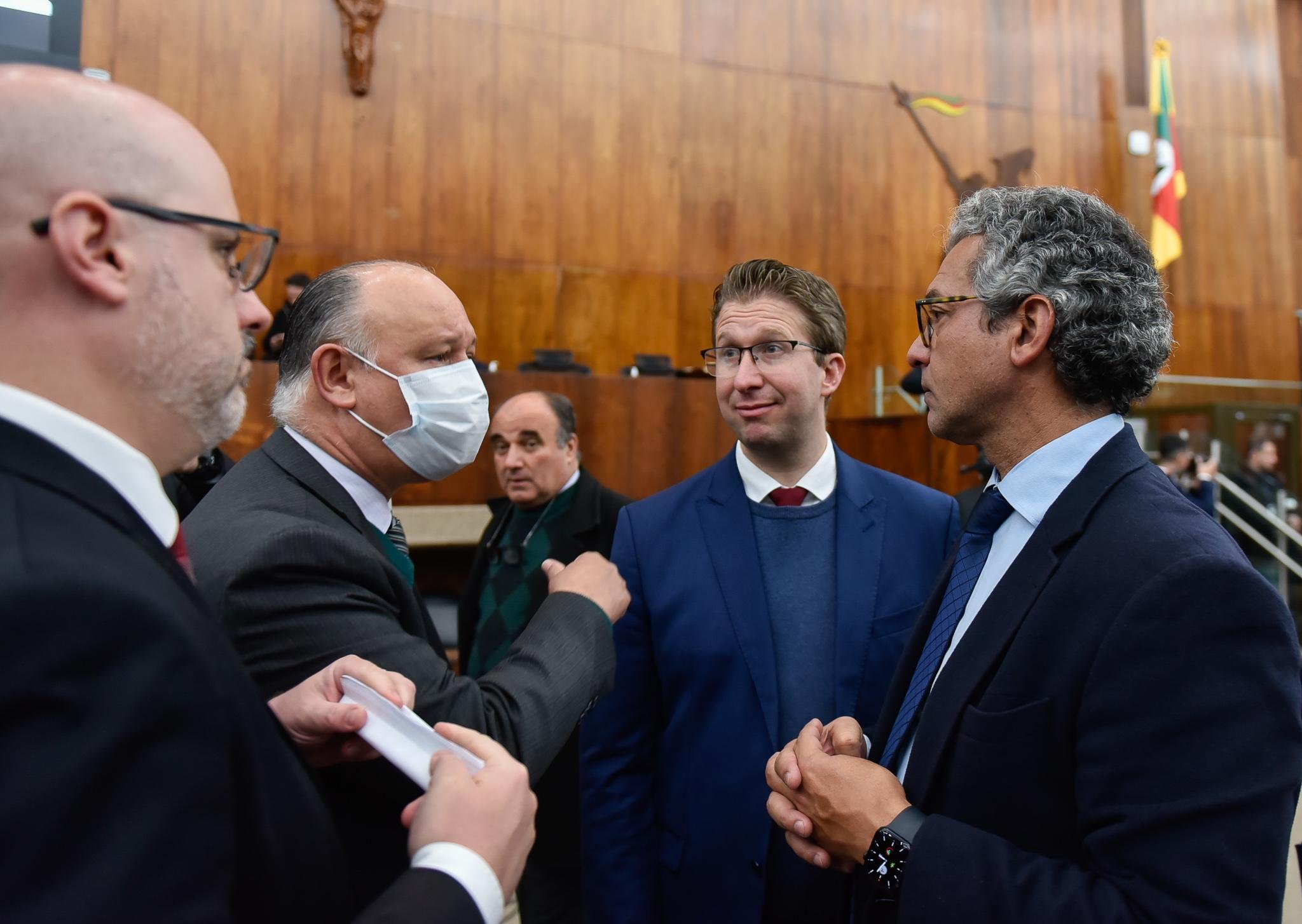 Os dois projetos do foram os &uacute;ltimos aprovados com a articula&ccedil;&atilde;o de Frederico Antunes (D) como l&iacute;der do governo