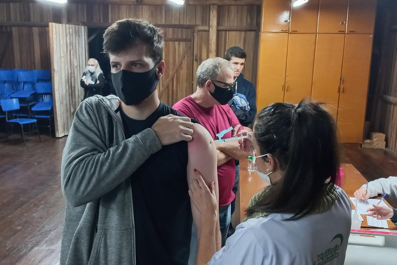 Adolescentes devem estar acompanhados de um respons&aacute;vel