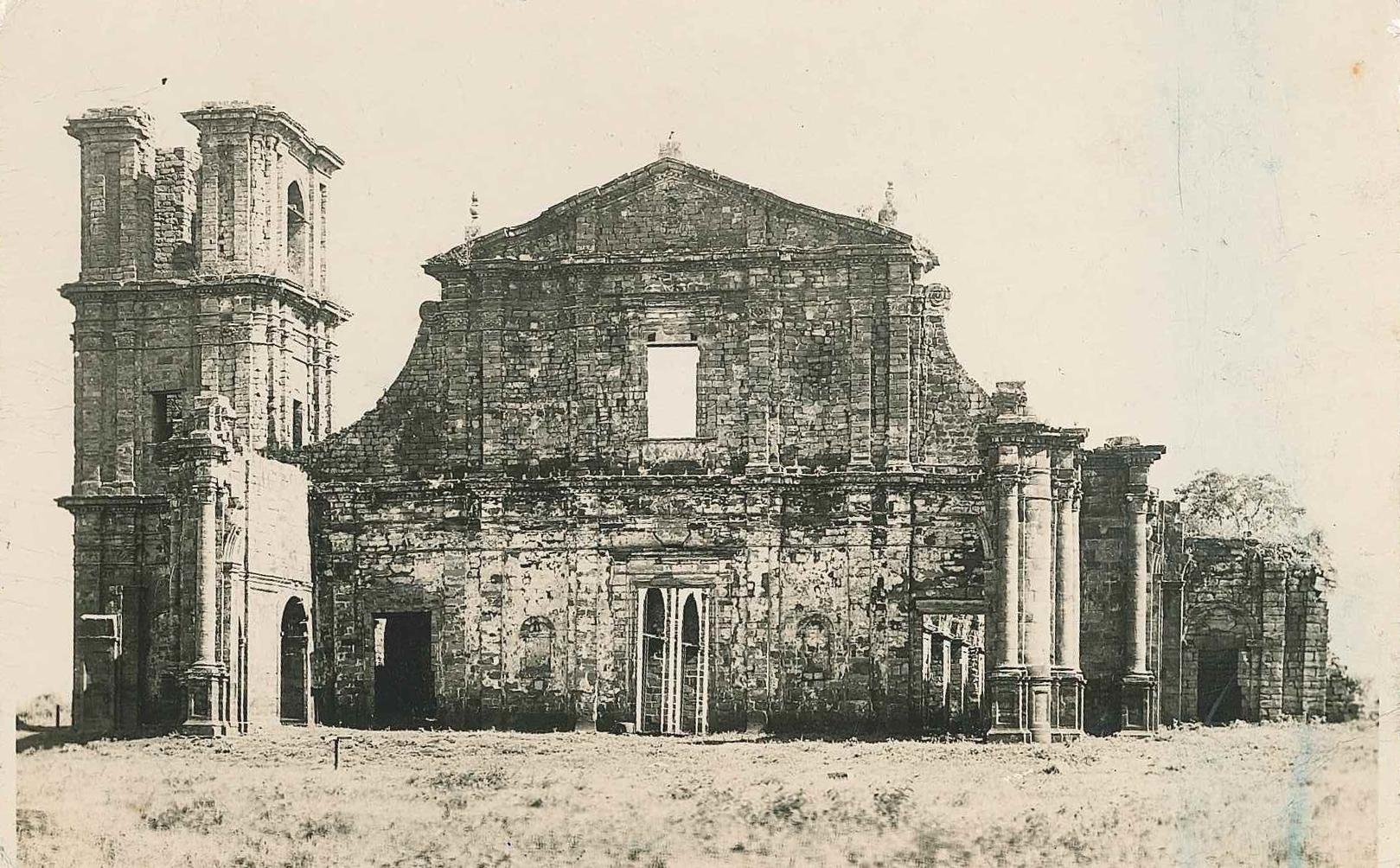 O Templo de S&atilde;o Miguel estava sendo demolido pela prefeitura local.