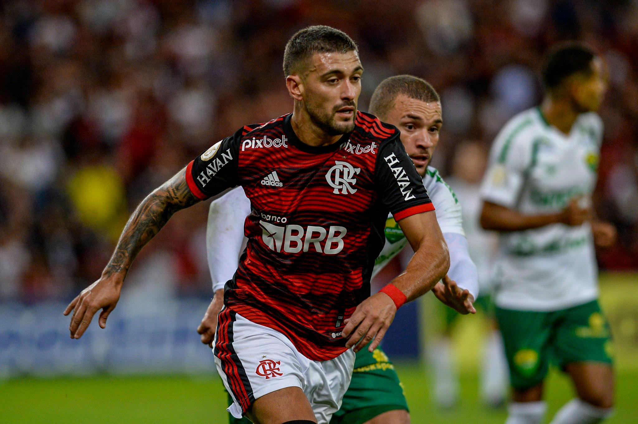 Arrascaeta retomou ao time nesta quarta-feira