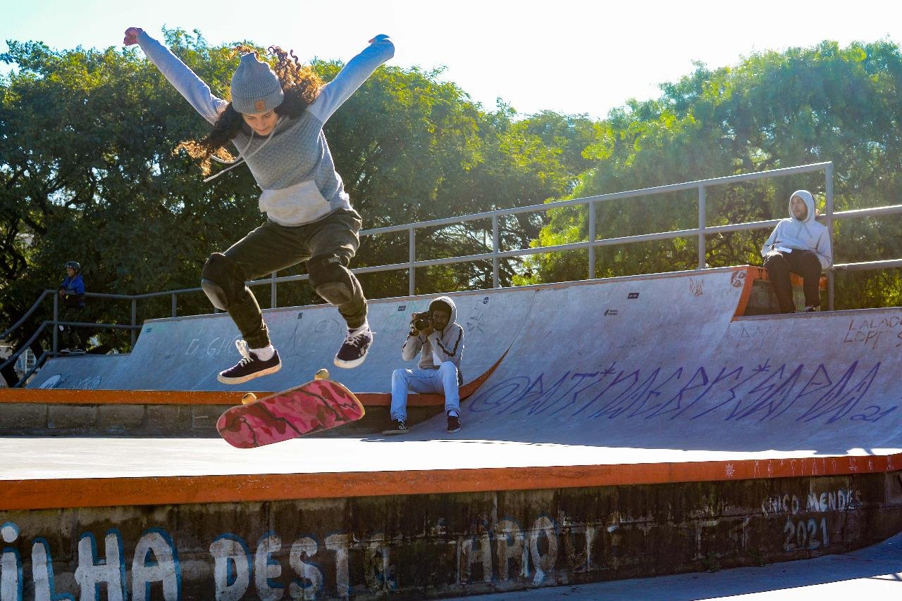 Maria Aparecida se inspira na medalhista ol&iacute;mpica Rayssa para seguir no Skate
