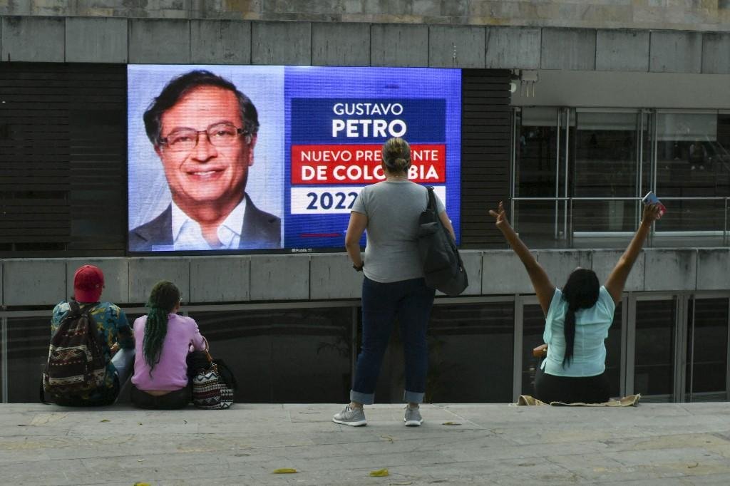 Colombianos votaram pacificamente neste domingo