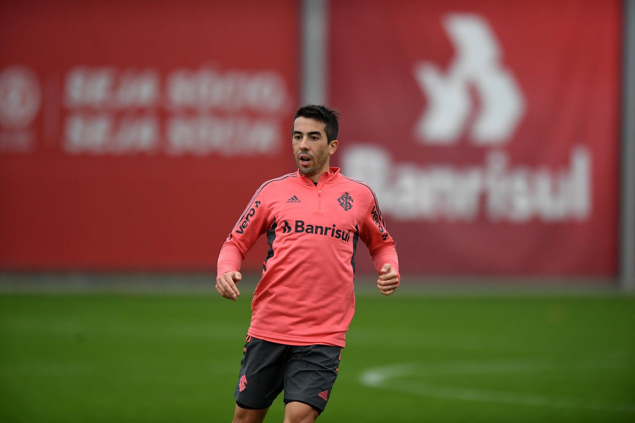 Carlos de Pena &eacute; um dos principais jogadores do Inter em 2022
