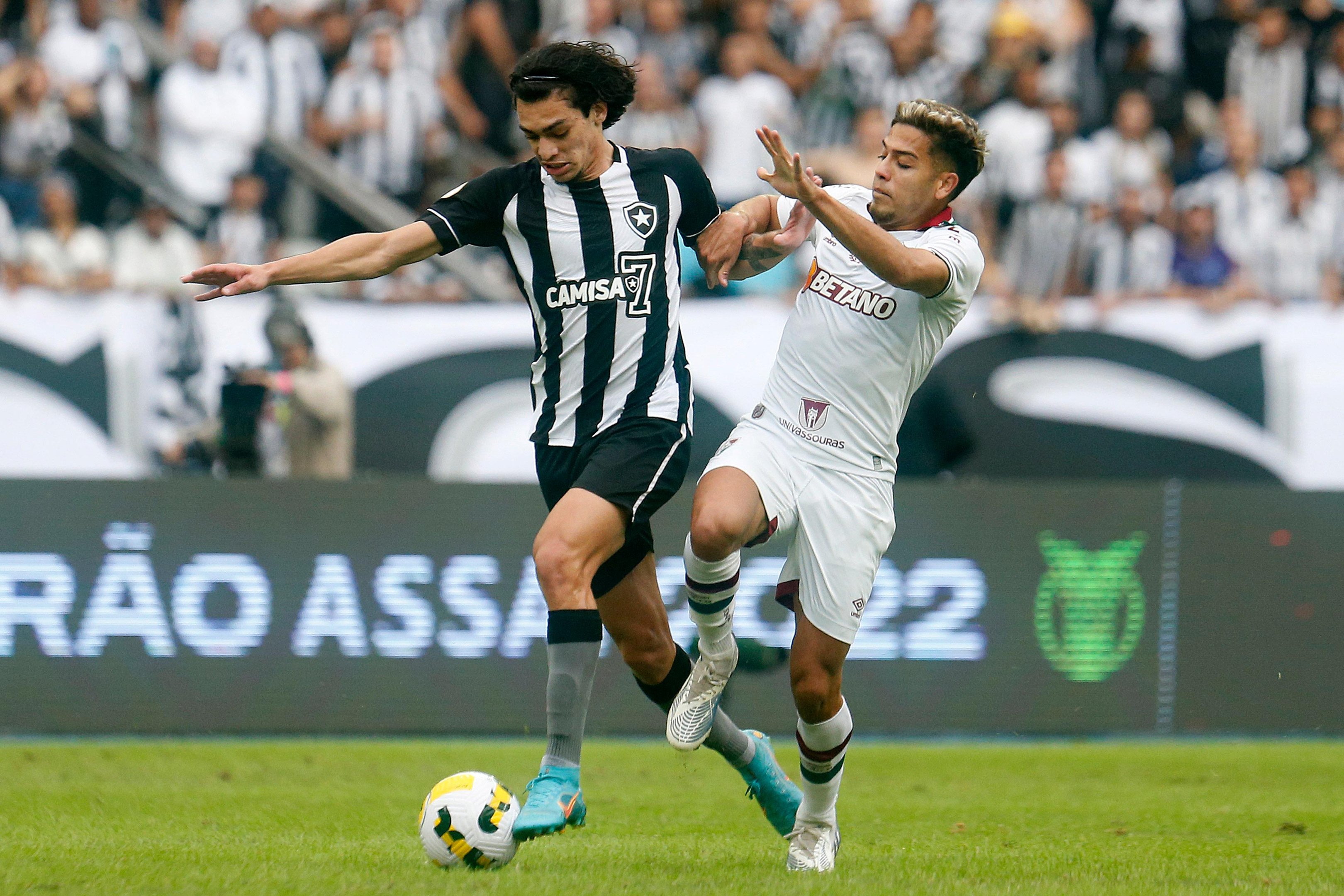 Com placar de 1 a 0, Tricolor chegou aos 21 pontos e entrou no G6 do Campeonato Brasileiro