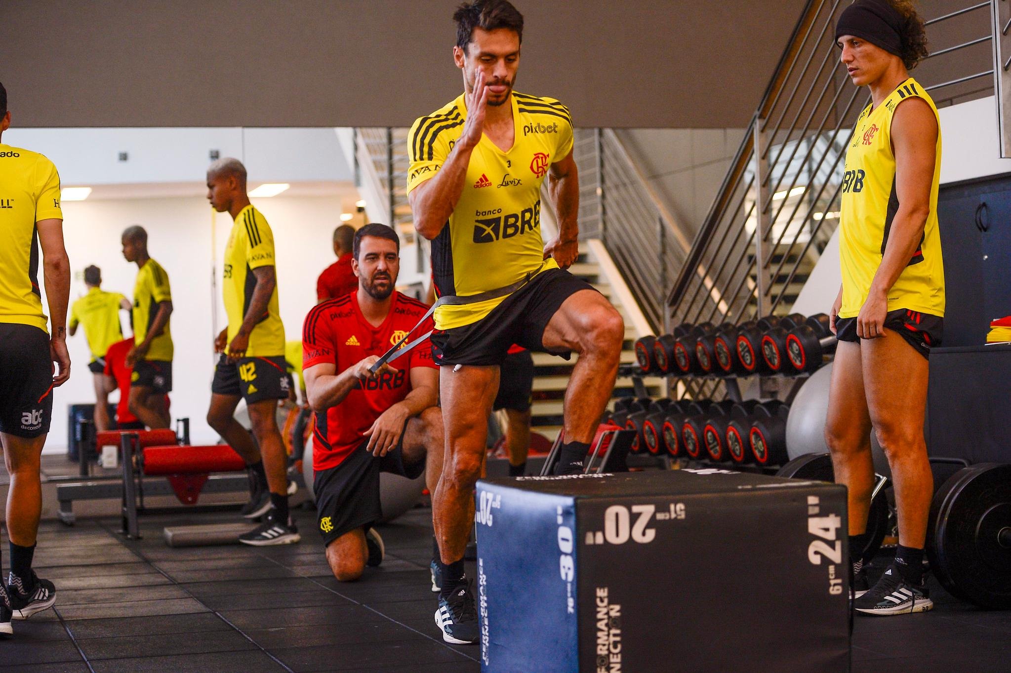Zagueiro testou positivo para Covid-19