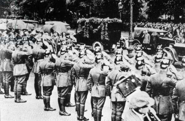Funerais do ex-ministro do Exterior da Alemanha Walter Rathenau.