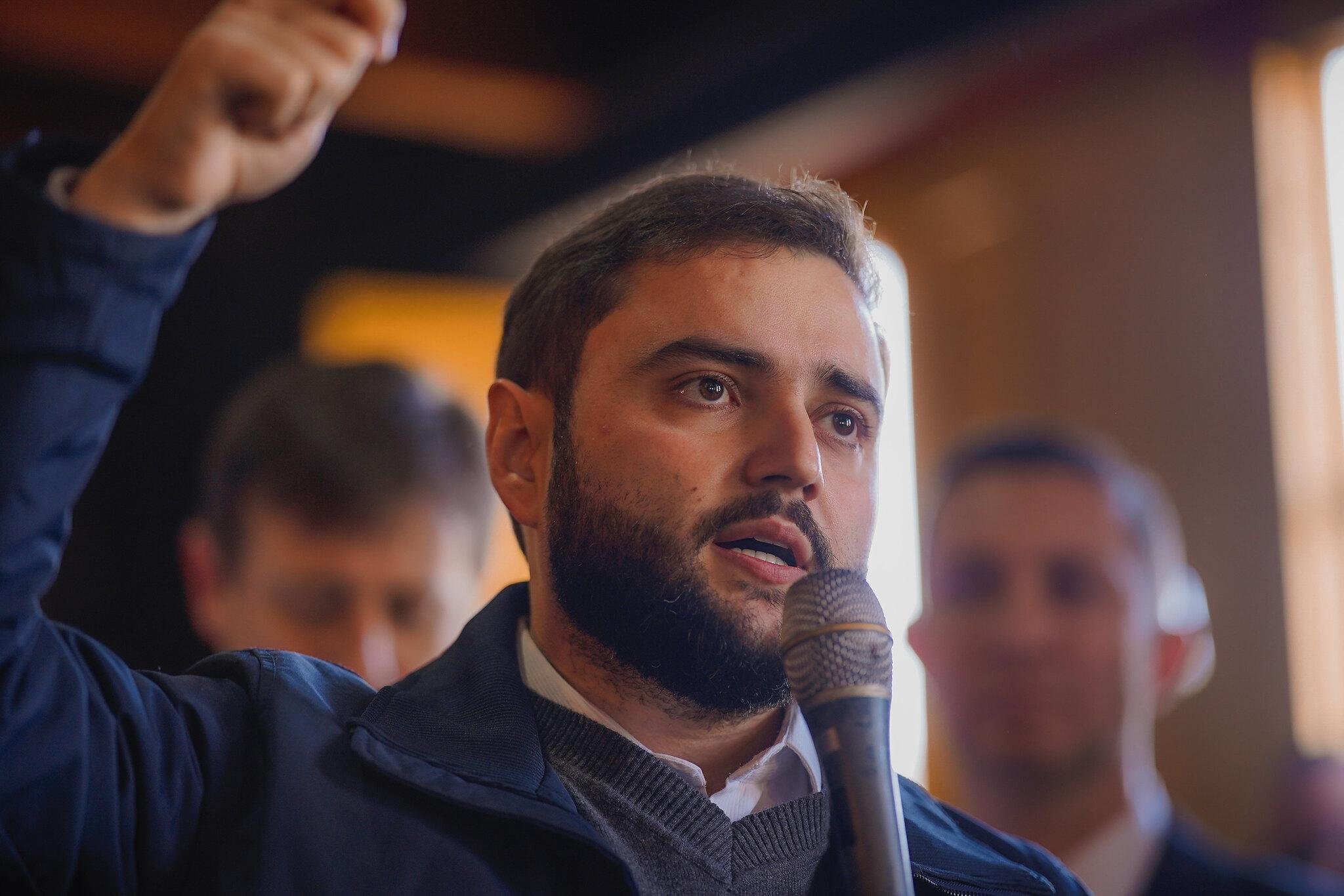 Deputado afirmou que "jamais deixaria de conversar com quem quer que seja"