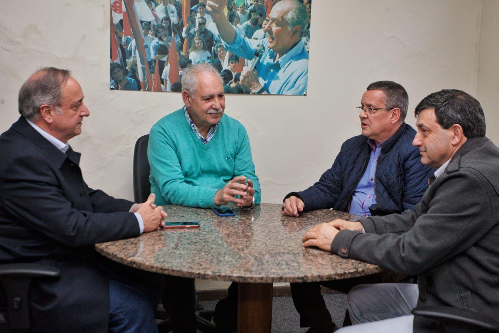 Pr&eacute;-candidatos se reuniram no final de junho