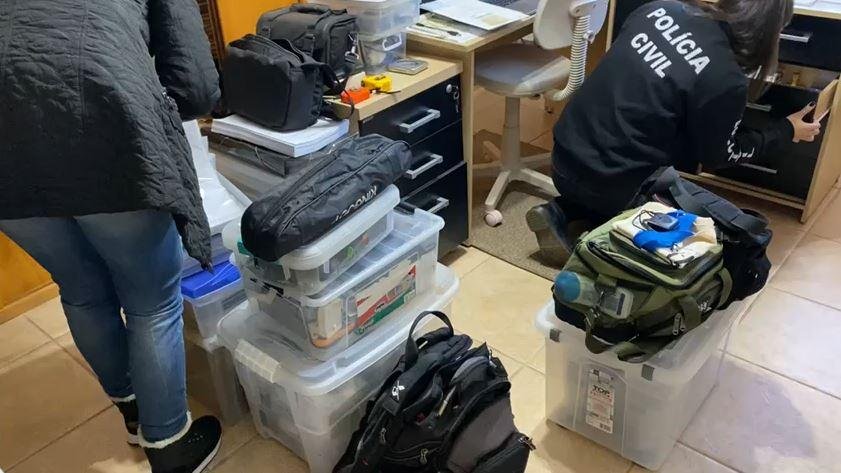 Opera&ccedil;&atilde;o prendeu um dos investigados em sua resid&ecirc;ncia, no Vale dos Sinos