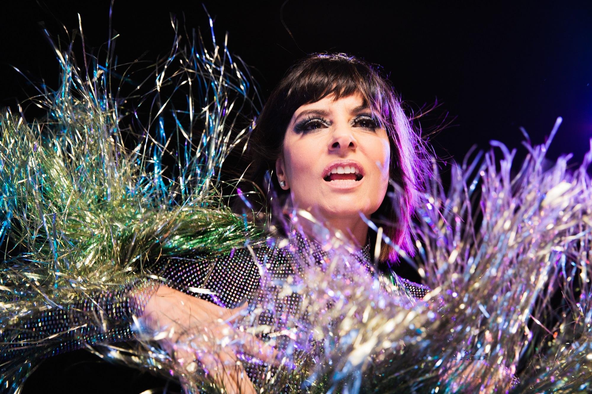 Fernanda Abreu apresenta o seu pocket show do &aacute;lbum de remixes "30 Anos de Baile"