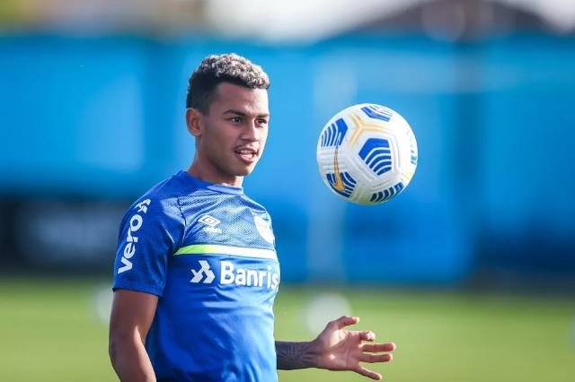 Fernando Henrique vai assinar contrato em definitivo com a Raposa