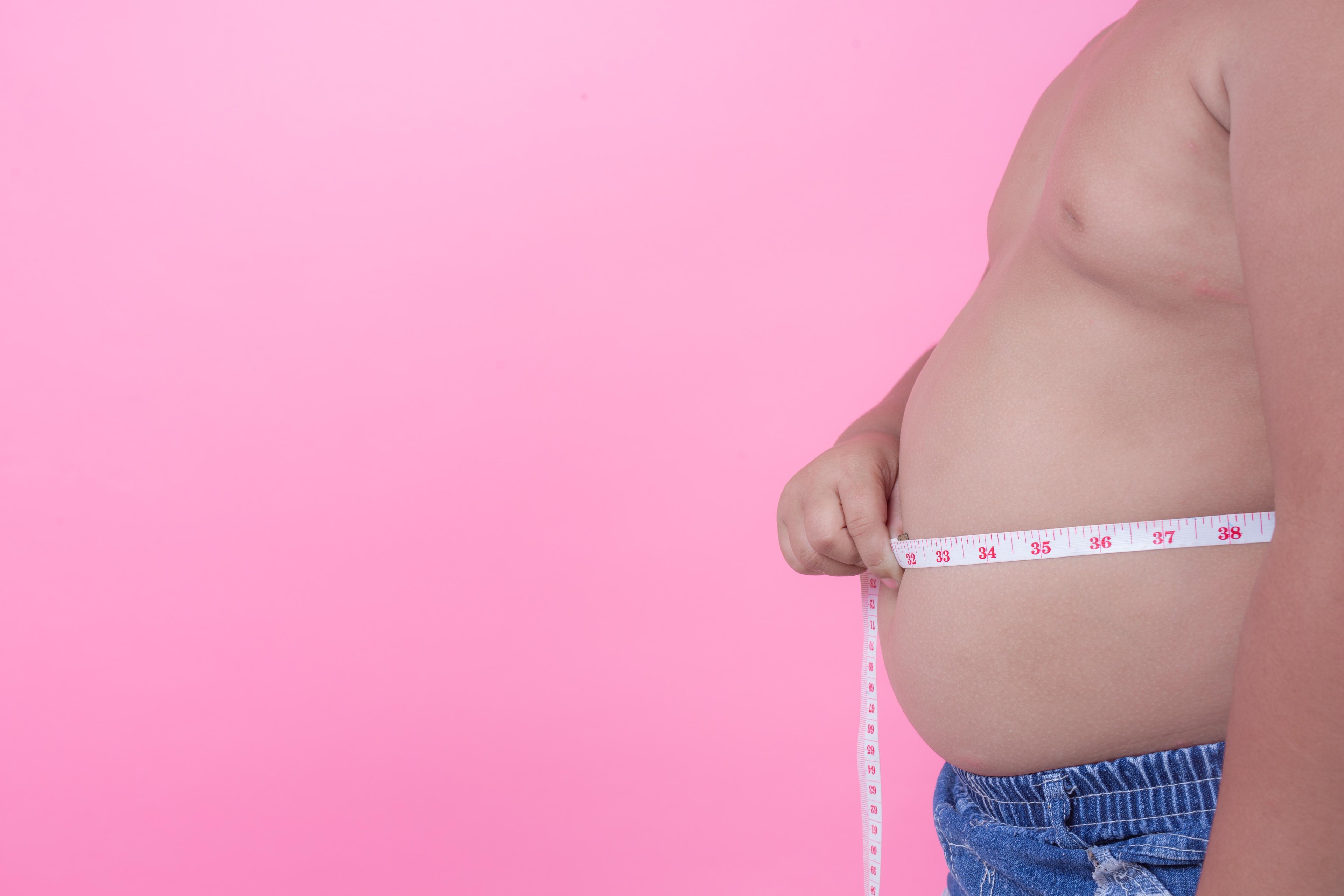De acordo com o Estudo Nacional de Alimenta&ccedil;&atilde;o e Nutri&ccedil;&atilde;o Infantil (ENANI) mais recente, divulgado pelo Minist&eacute;rio da Sa&uacute;de, 18,6% das crian&ccedil;as de at&eacute; 5 anos encontram-se em zona de risco para o sobrepeso