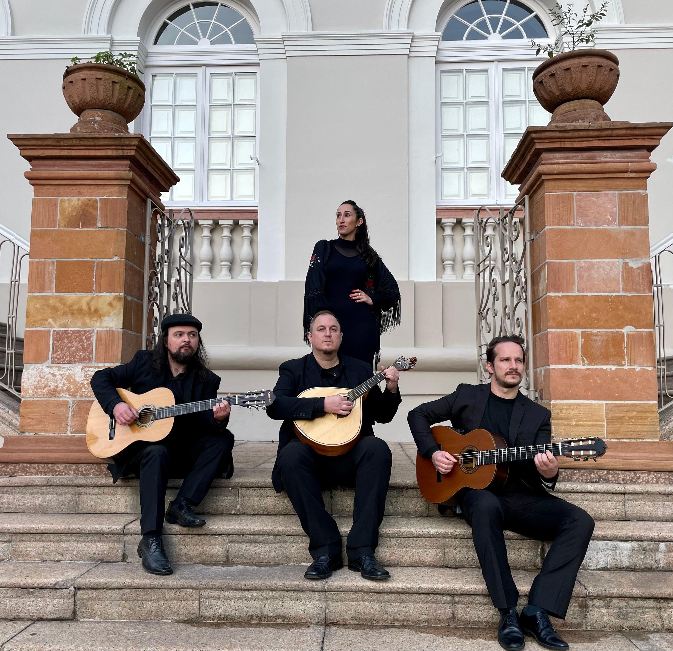 Grupo Alma Lusitana participa do evento gratuito, que contempla can&ccedil;&otilde;es dutorais, de Am&aacute;lia Rodrigues, Madredeus e K&K, entre outros.
