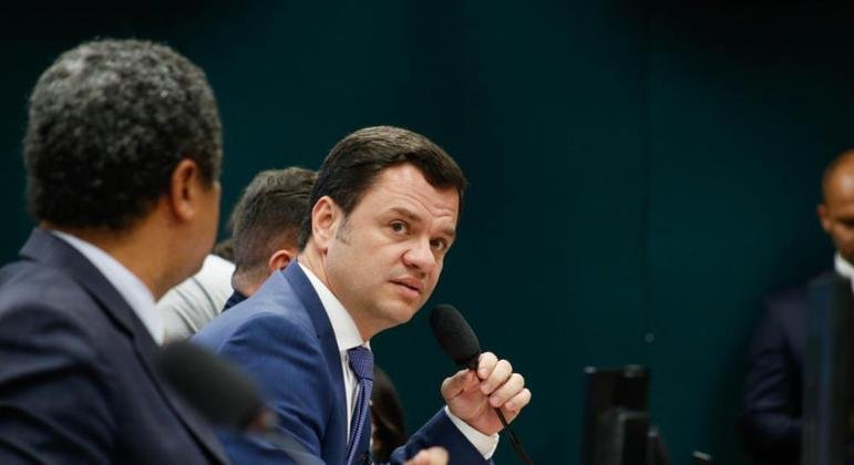 Ministro participou de evento pela manh&atilde; no Pal&aacute;cio do Planalto e disse estar assintom&aacute;tico