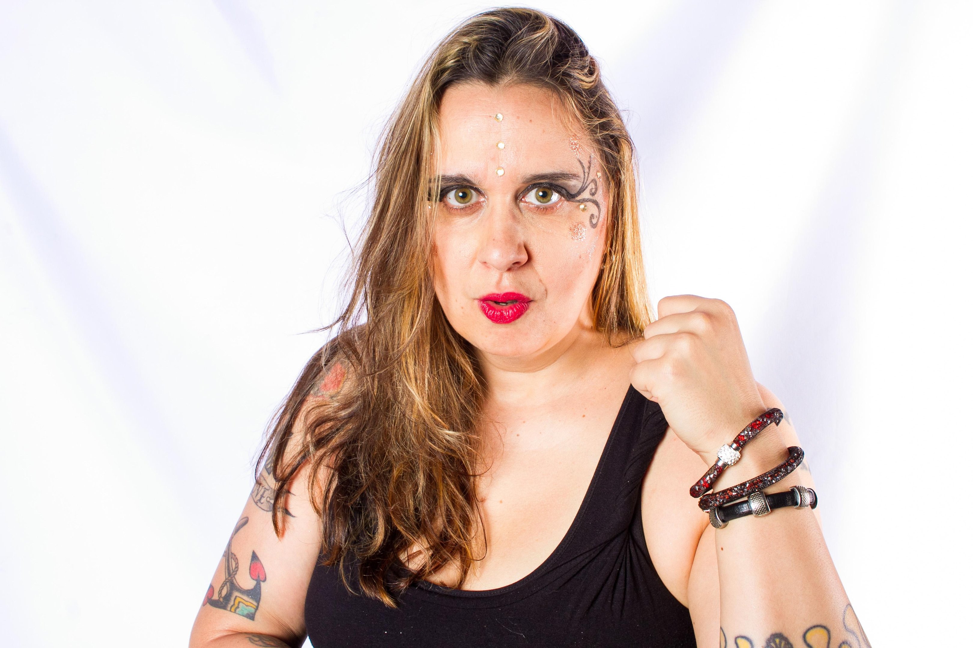 Cantora Izm&aacute;lia vai abrir a programa&ccedil;&atilde;o de shows neste s&aacute;bado