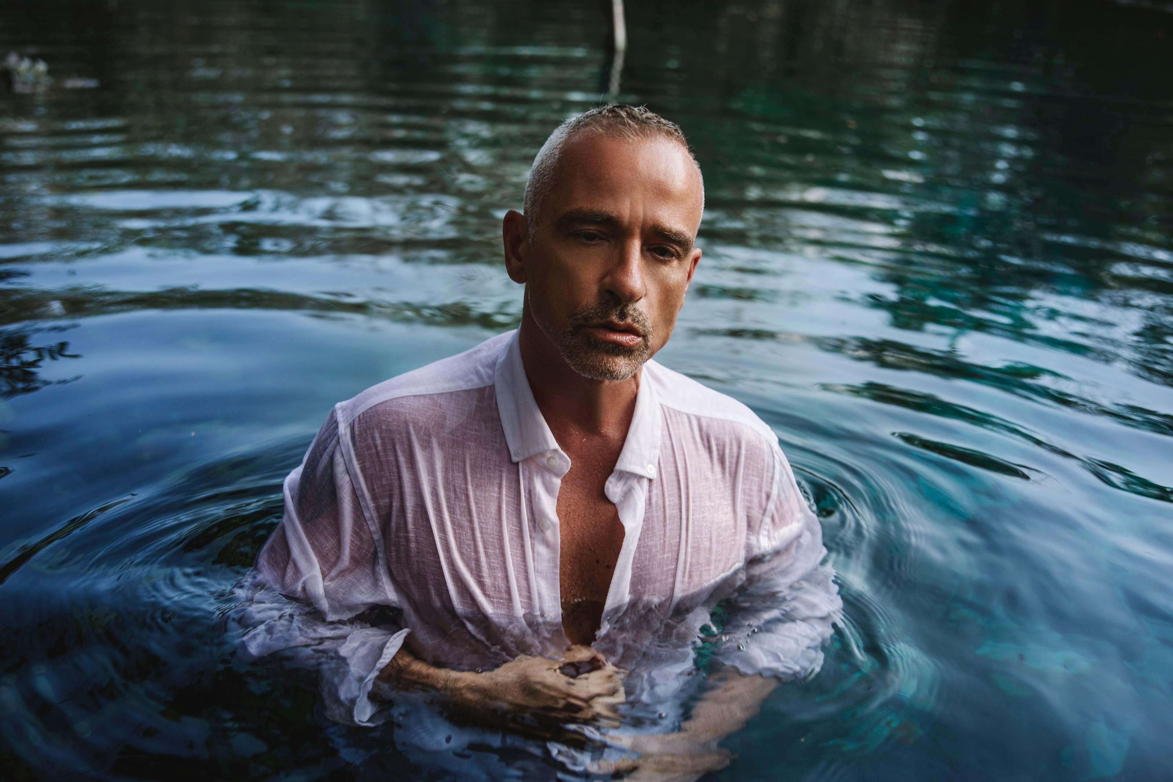 A turn&ecirc; marca os 35 anos de carreira de Eros Ramazzotti