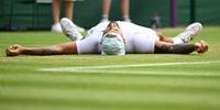 Nick Kyrgios comemora classificação para sua primeira semifinal de Wimbledon