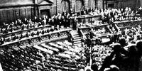Votação da nova lei de defesa da República Alemã pelo Reichstag.