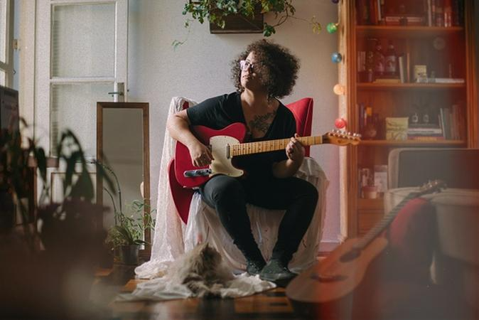 Gabriela Lery apresentar&aacute; show de viol&atilde;o e voz, a partir das 18h.