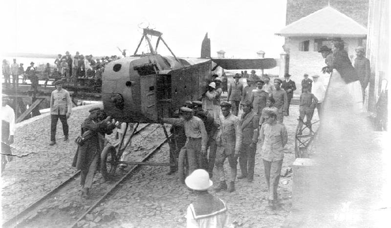 Primeiro avi&atilde;o utilizado pelo Ex&eacute;rcito do Paraguai na defesa do pa&iacute;s.
