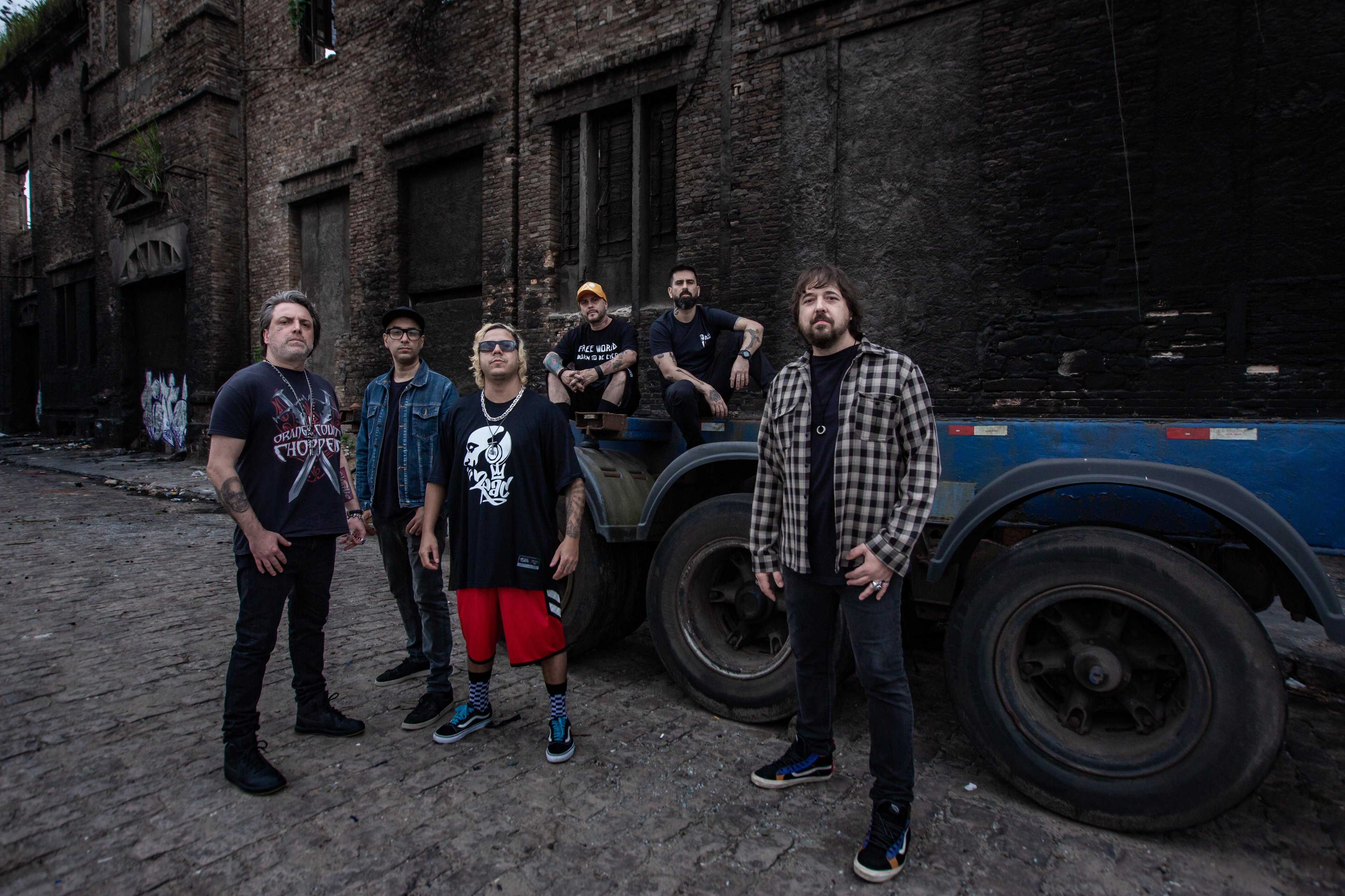 Projeto relembra os 30 anos da banda Charlie Brown Jr.