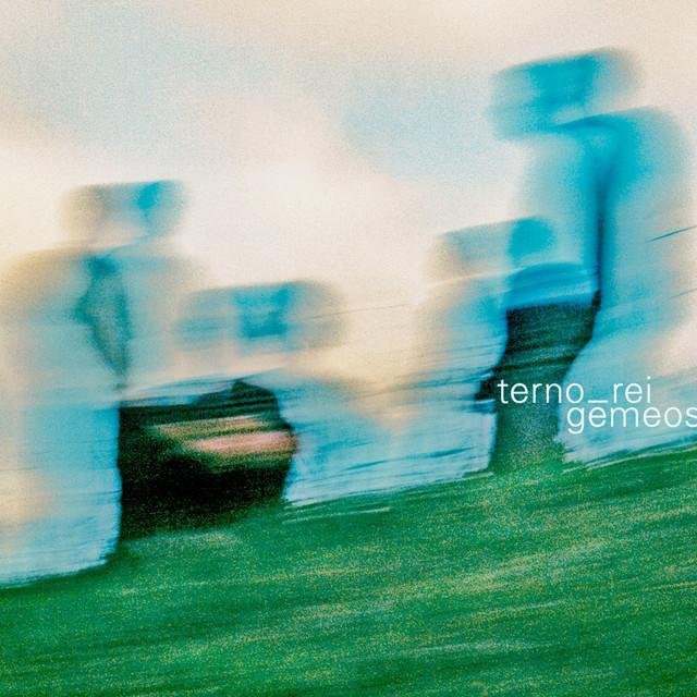 Banda apresenta principalmente as 12 can&ccedil;&otilde;es do &aacute;lbum "G&ecirc;meos", o quarto da carreira