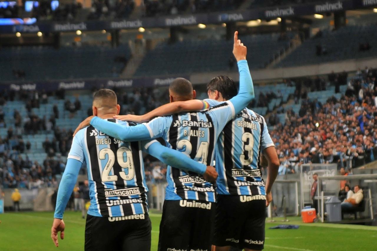 Gr&ecirc;mio vence e se consolida no G4 da S&eacute;rie B