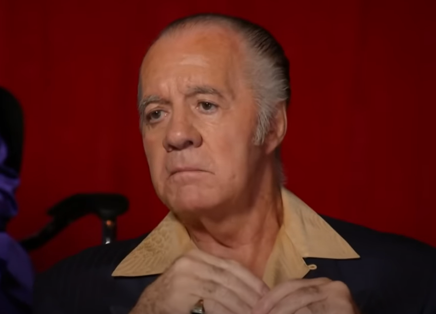 Tony Sirico, que interpretou o mafioso Paulie Walnuts na s&eacute;rie Fam&iacute;lia Soprano teve sua morte anunciada na sexta-feira, dia 8