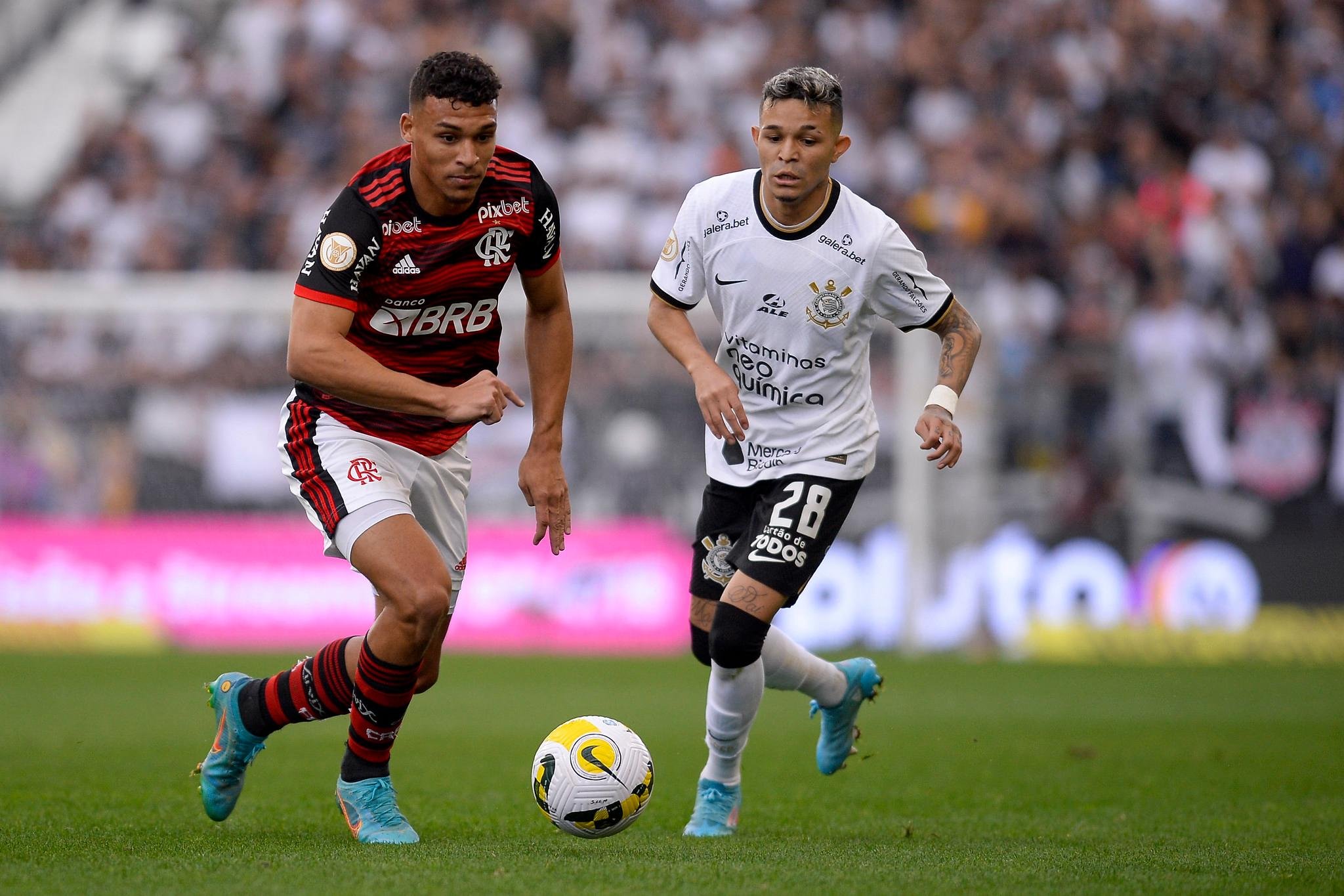 Corinthians levou a melhor no duelo deste domingo