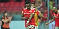 Moisés comemora o gol da vitória no Beira-Rio