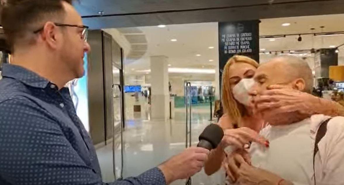 No v&iacute;deo que viralizou, St&ecirc;nio conversava com um rep&oacute;rter quando Marilene chegou. Primeiro, ela tenta colocar uma m&aacute;scara no marido, depois o arrasta para longe e diz que a entrevista estava encerrada