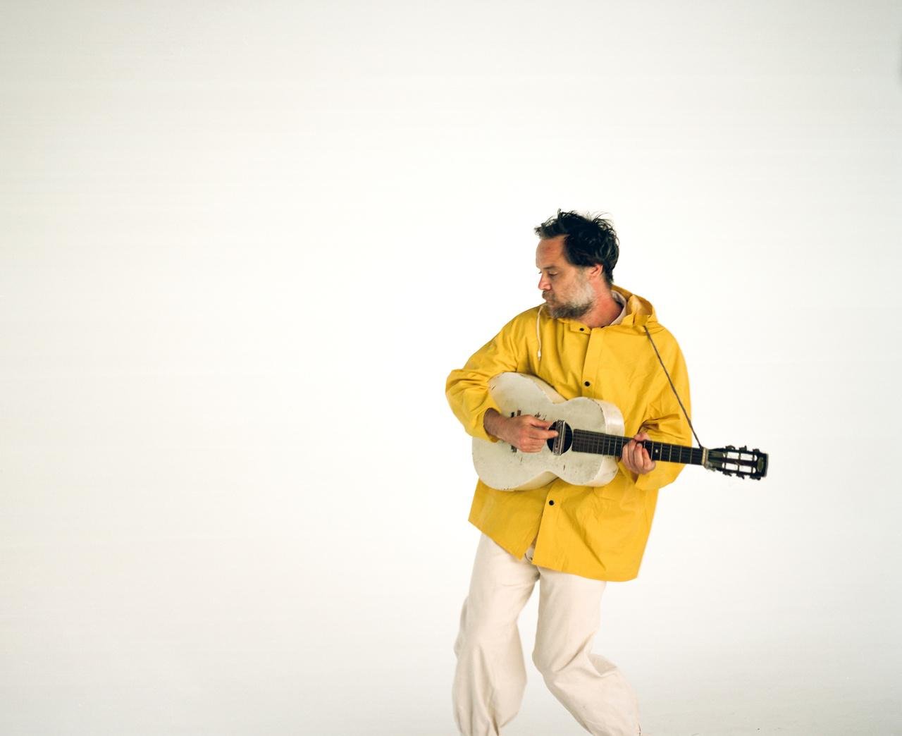 Rodrigo Amarante chega ao Brasil com shows em diversos locais