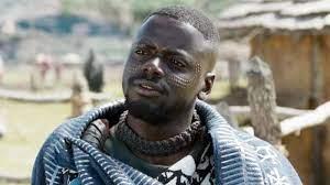 Ator Daniel Kaluuya em cena de "Pantera Negra"