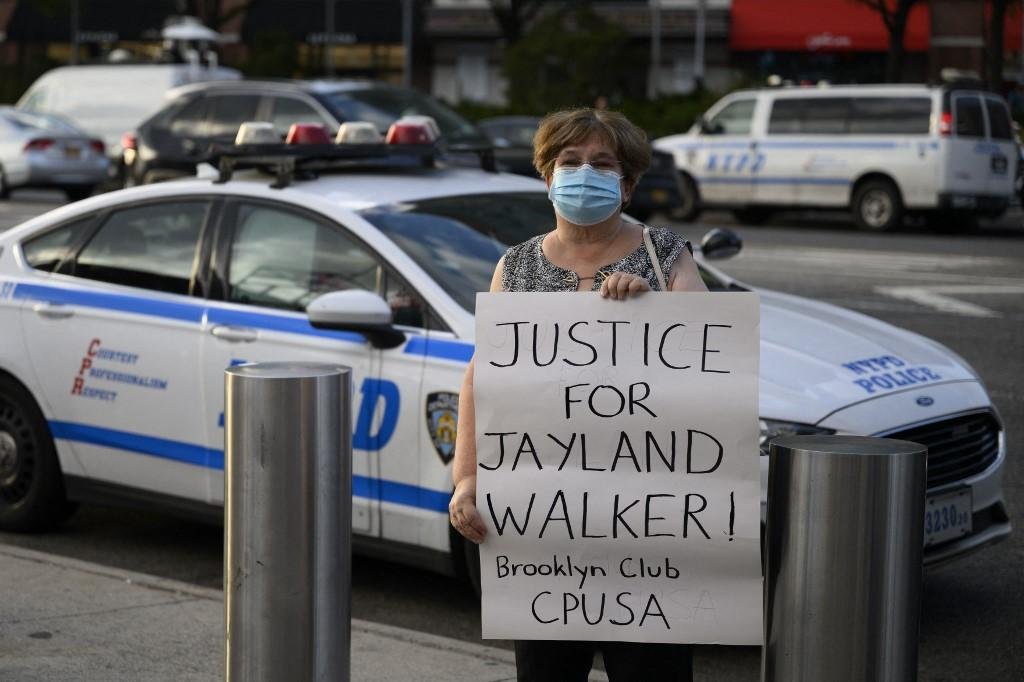 Mulher pede justi&ccedil;a pela morte de Jayland Walker