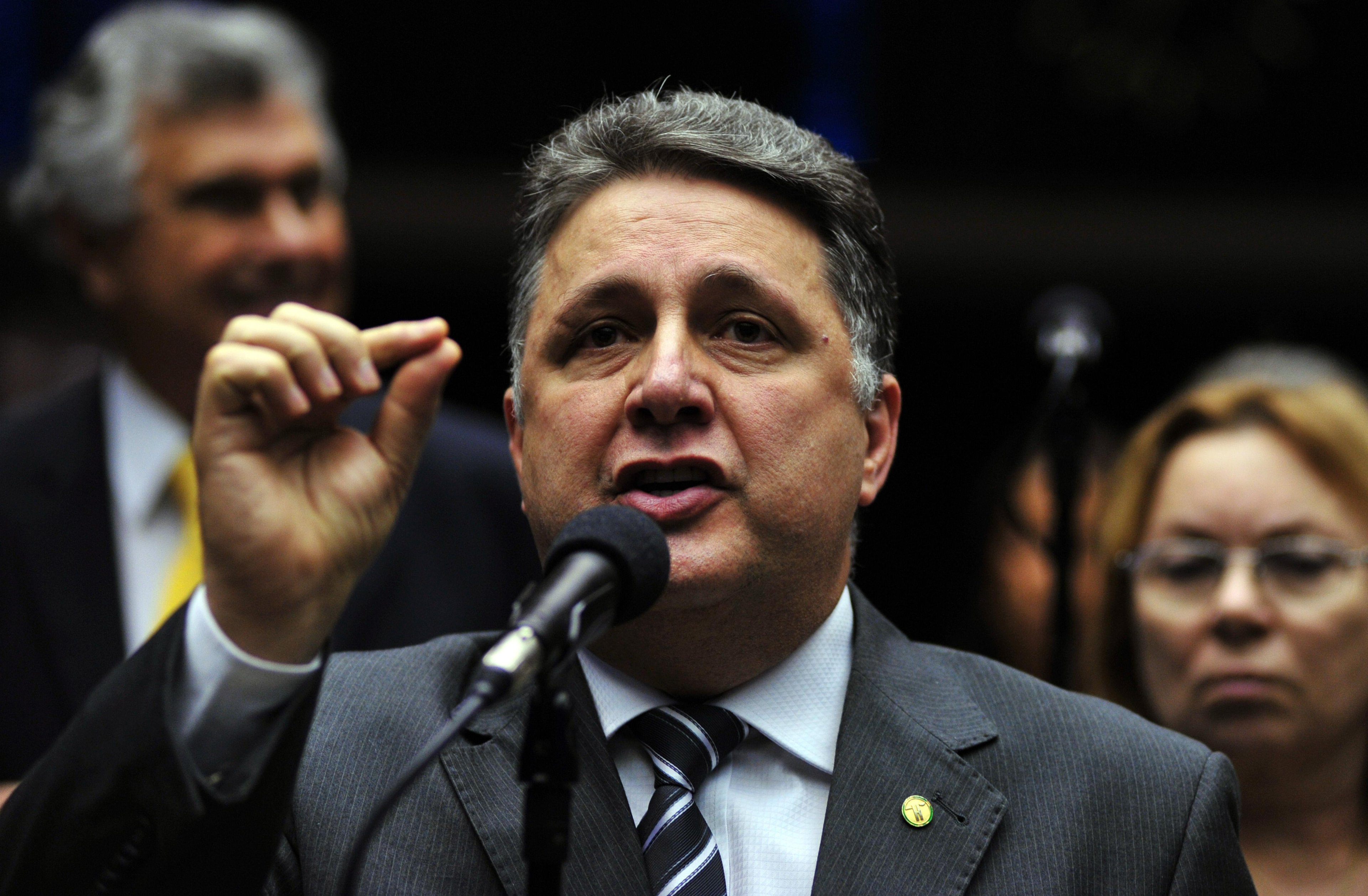 Pol&iacute;tico ainda decidir&aacute; se tenta outro cargo